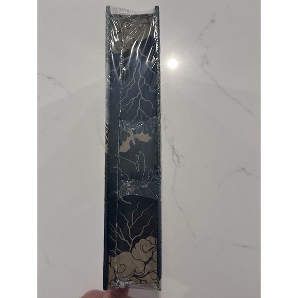 FRENCH Special Edition Onyx Storm By Rebecca Yarros NEW SEALED - Picture 5 of 7